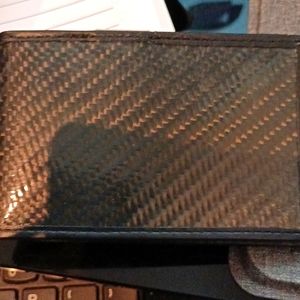 Hammacher Schlemmer RFID money clip wallet